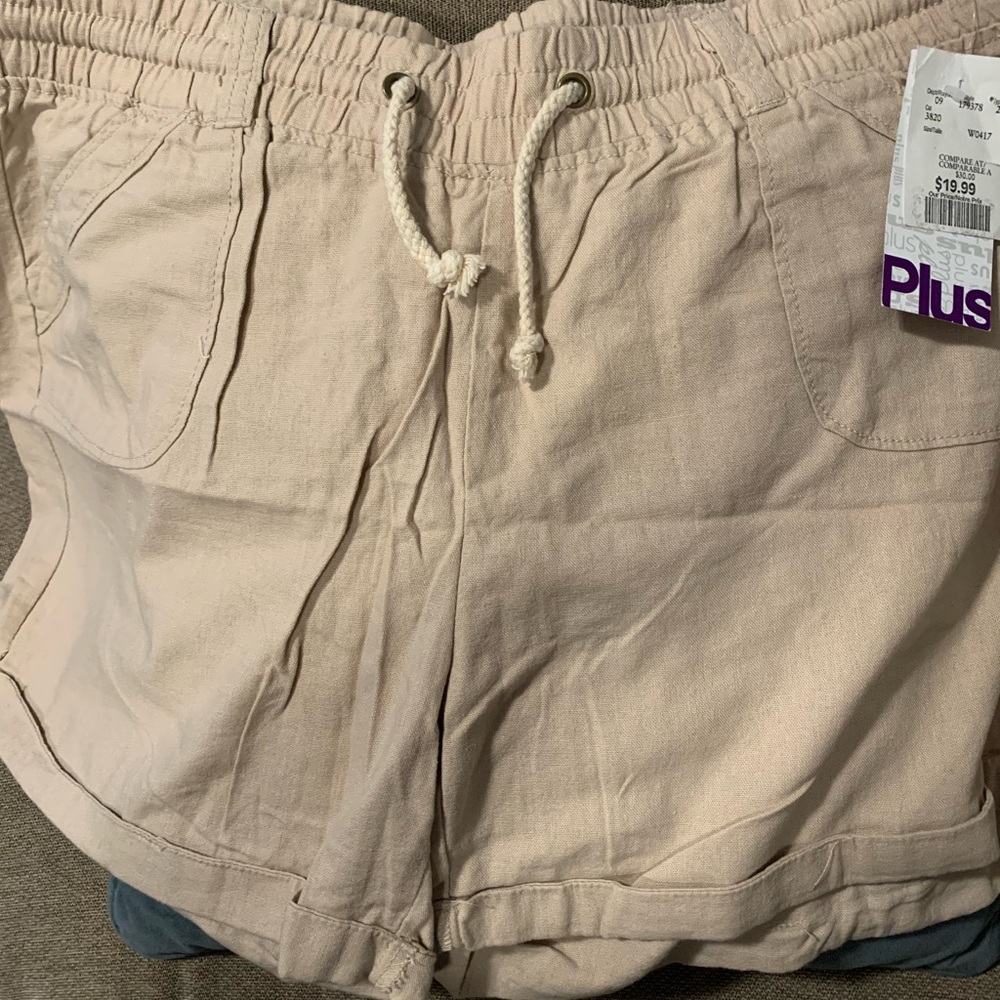 NWT Ladies Beige Linen-blend Shorts - Size 2XL